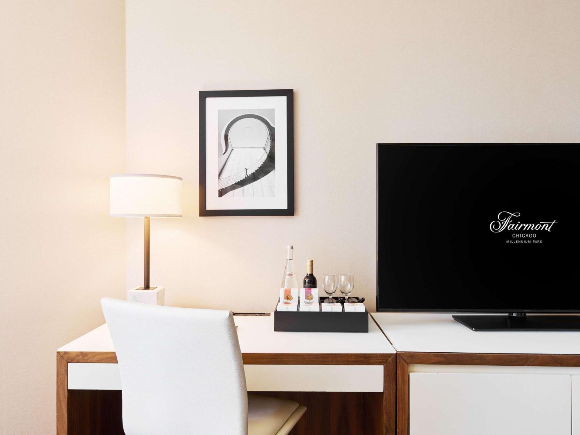 Fairmont Chicago Millennium Park Hotel Bagian luar foto